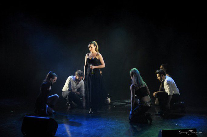 HITS LIVE - SPECTACLES A THEMES ET CONCERTS-SPECTACLES