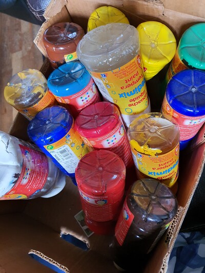 Pots de gouache