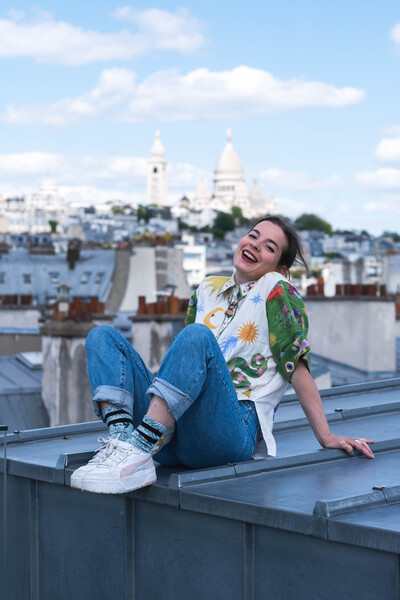 300 000 ans , Manon Bril