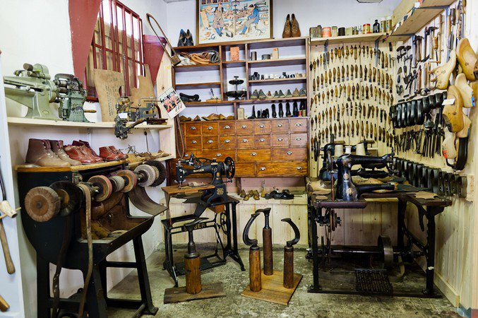 Les outils d'autrefois, la boite aux souvenirs