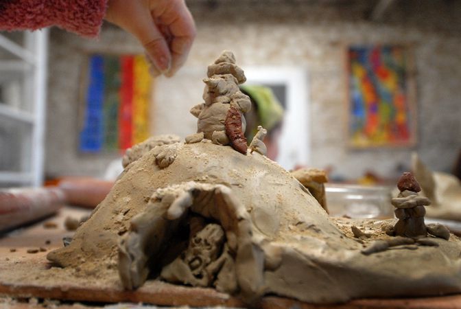 STAGE ÉVEIL PLASTIQUE: MODELAGE DE L’ARGILE  DU 13 AU 15 FÉVRIER