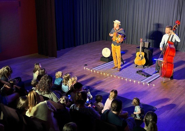 Cie des contes en-chnatés - La Bulle Enchantée, concert pour petits voyageurs