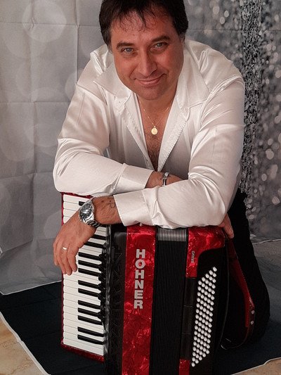 JP Music - Chanteur-Accordéoniste-Clavieriste