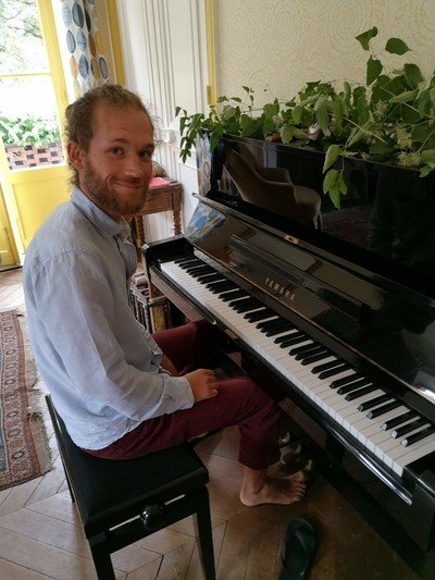 Alfred Landry - Professeur expérimenté de piano tous styles, tous niveaux! 