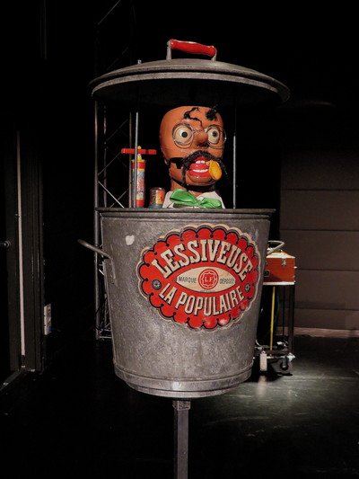 Cie Les allumés du bulbe - Machins-Machines ( spectacle burlesque dès 12 ans)