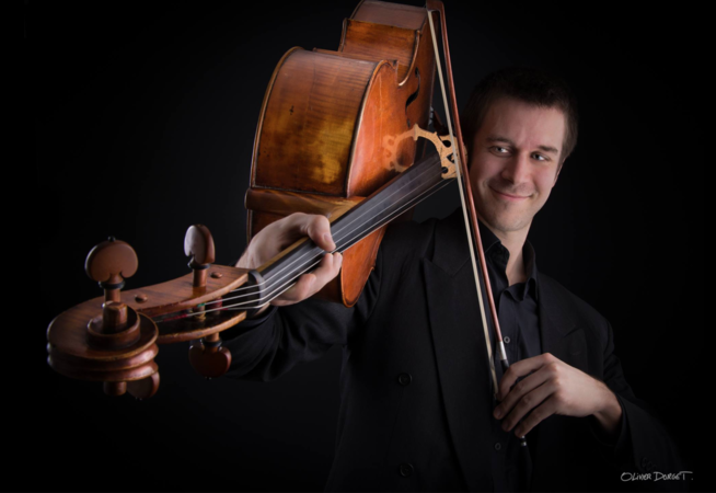 Cours de violoncelle - Violoncelliste professionnel donne cours de violoncelle