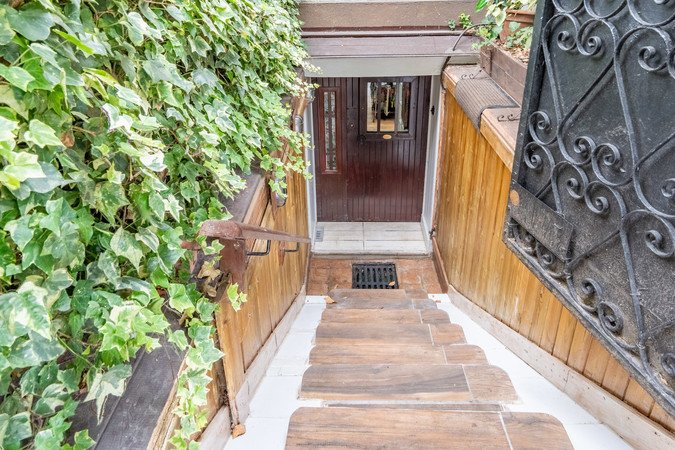 Demi sous-sol pour musiciens avec terrasse - 369 000 €