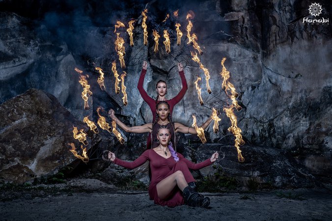 CIE HANABI CIRCUS - Danse de Feu, Jonglerie Lumineuse, Pyrotechnie & Aerien