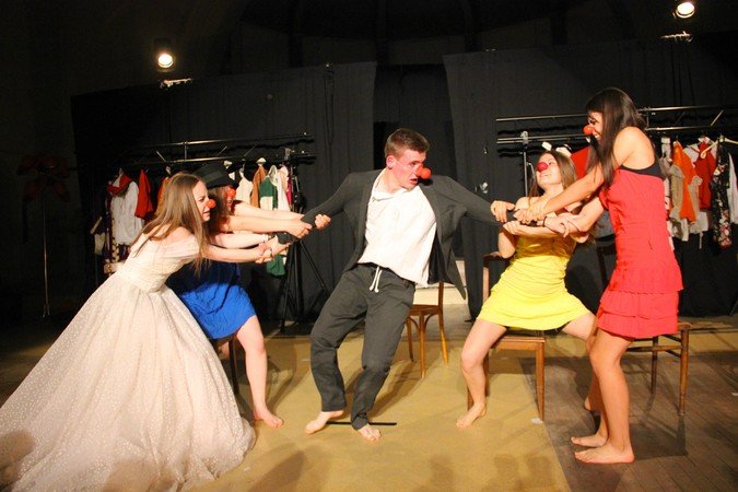 THEATRE SOUS LA PLUIE - ATELIER THEATRE 13 - 17 ANS