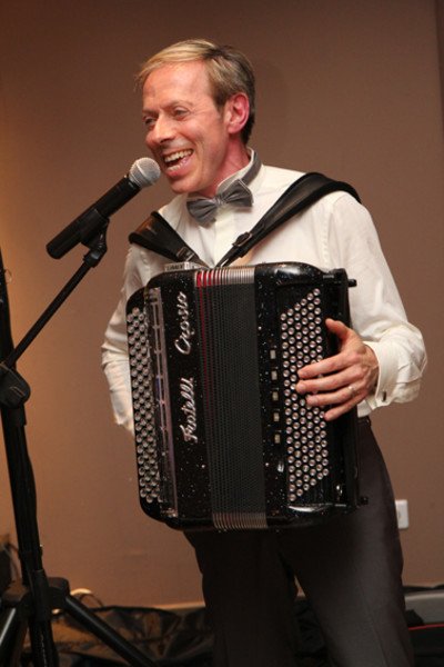 Yann Accordéon et chansons - spectacle-concert animations