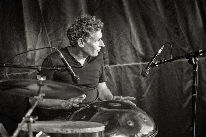 Frédéric PERROUX - Musicien compositeur joueur de Handpan