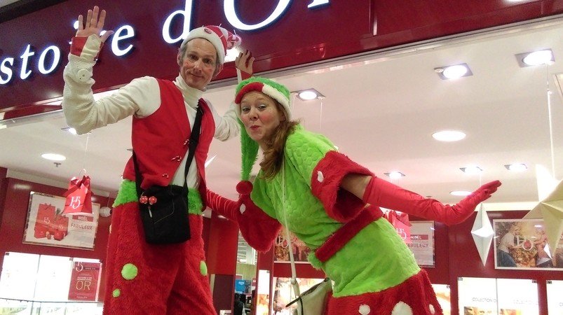 Cie Les Frères du Mystère - Déambulation " Grinchy & Flashy " les lutins fluos