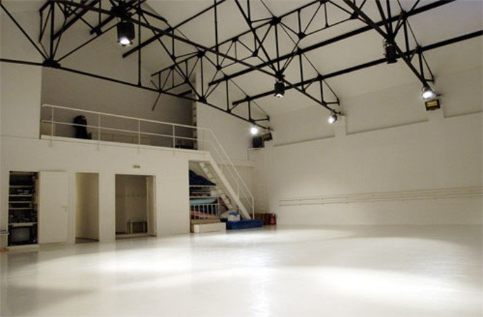 Vente salle de danse / local d'activité équipé de 240m²