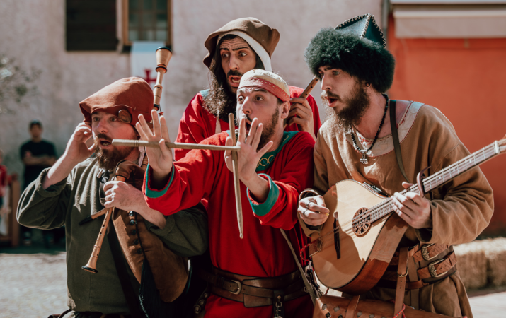Caminaire - Groupe de Musique Médiévale (Rue, Église et Déambulation)