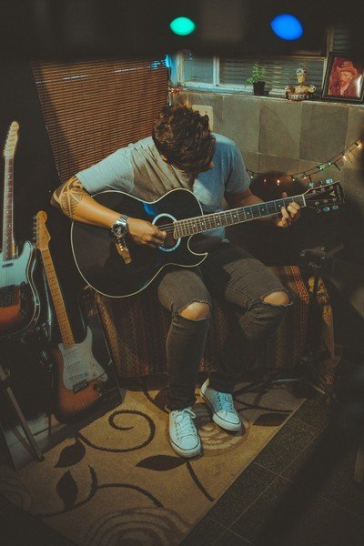 Musique au quotidien - cours guitare pour tous