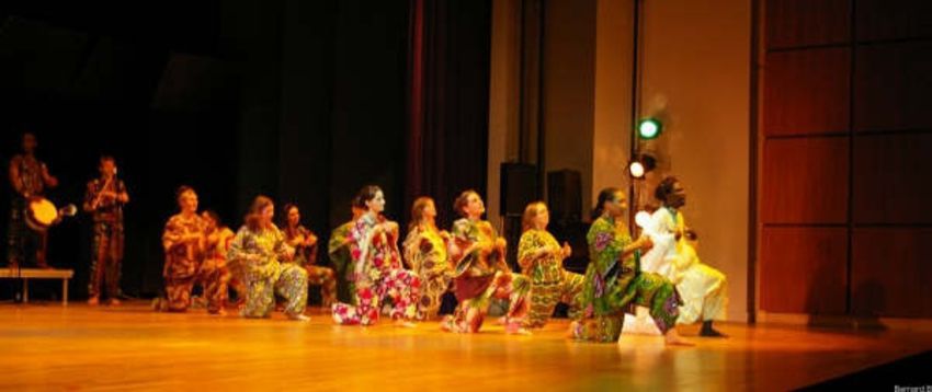 Spectacle traditionnel africain avec la Cie de danseuses