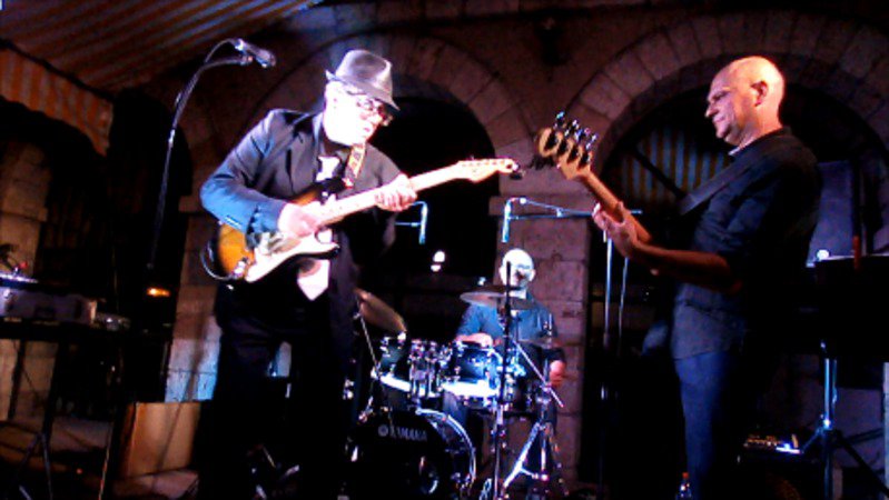 ALFRED YELLOW - BLUES POP-ROCK