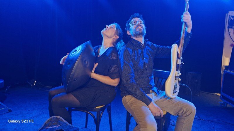 Isabelle GUIDON  - duo guitar handpan musicienne musicien 