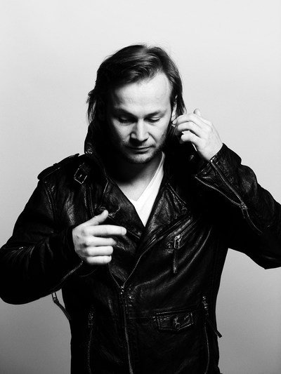 DEL - Chanteur de variétés