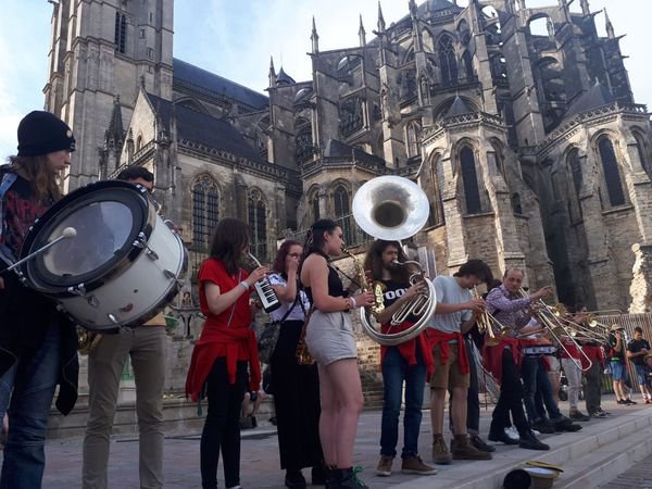Fanfare Les Rats en Congé - fanfare de rue lycéenne