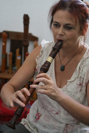 Kathryn LEUCHTER - cours de flûtes à bec enfants et adultes, pédagogie orale et vivante