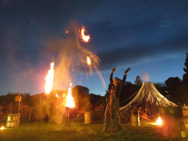 Acroballes - Spectacles et animations de cirque, de rue, de feu.