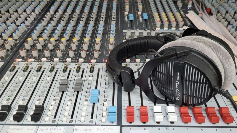 YELLOW LEAF MUSIC - Mastering, Studio d'enregistrement, arrangement