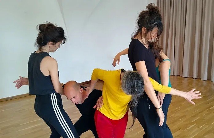 Contact Improvisation et Composition en Temps Réel