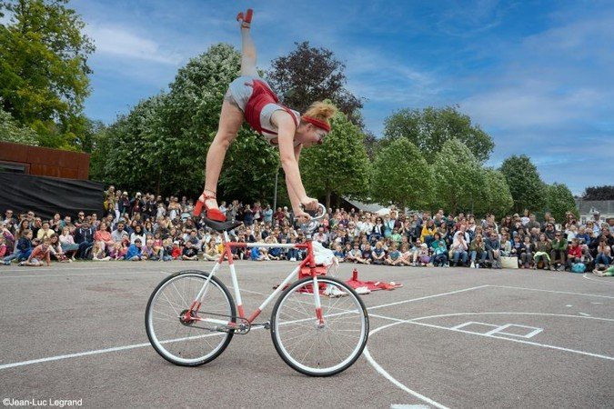 L’EFFERVESCENTE - COLLECTIF D’ARTISTES PLURIDISCIPLINAIRES