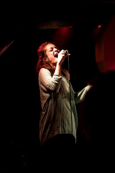 Lana Steiler - Professeure de chant, cheffe de choeur et coach vocal
