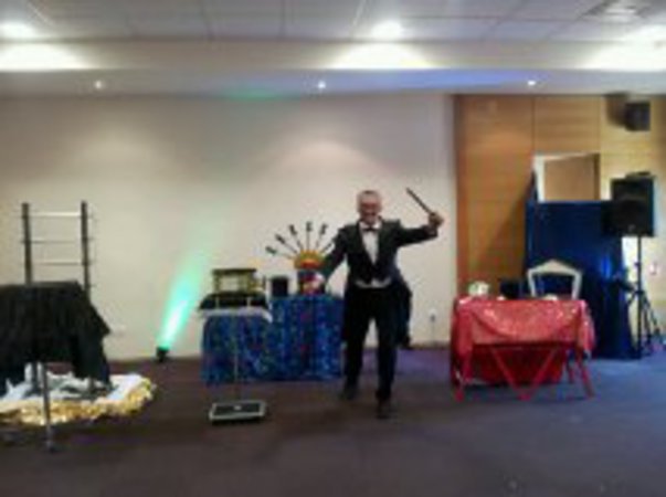  MAGICIEN Philip'  -  SPECTACLE MAGIQUE TOUT PUBLIC 