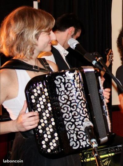 Alice R  - Cours particuliers d'accordéon chromatique