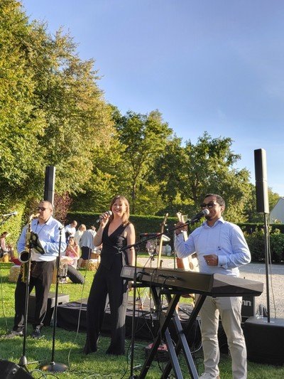 SHAKE WELL - Ambiance musicale sur-mesure