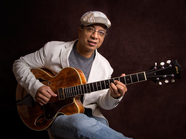 Sidney Rodrigues - guitariste & chanteur - jazz bossa 