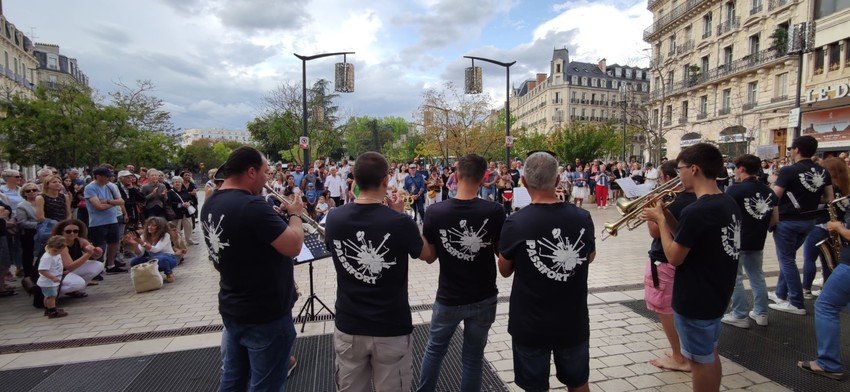Festival de musique de rue - Fest'Is