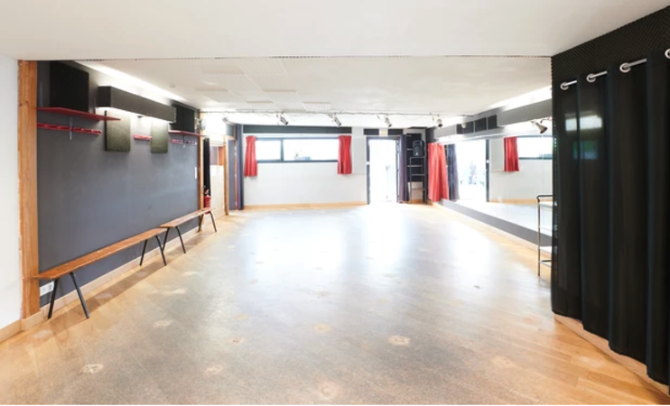 2 studios de 70 et 100 m2 à louer - Arts, culture, loisirs