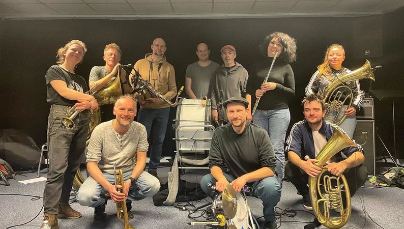 SUPER 5 ORKESTAR - FANFARE DES BALKANS ET D'AILLEURS