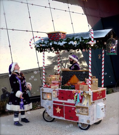 CARTON Compagnie - Les Lutins de Noël - déambulation (en)chantée !