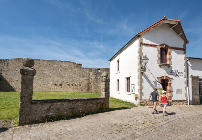Les Bains de la Reine
