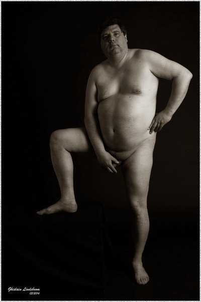 Pose nu