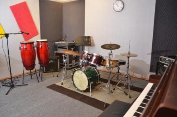 LA BOITE MUSICALE . MUSICBOX .LOCAUX DE REPETITION STRASBOURG