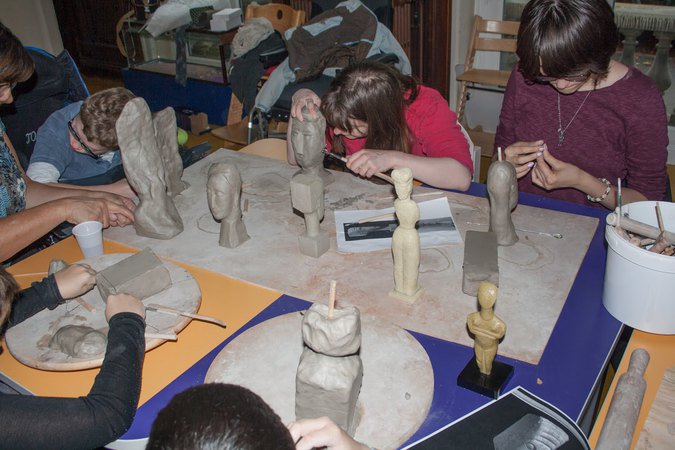 Sylvie - Ateliers modelage (terre cuite) enfants adultes