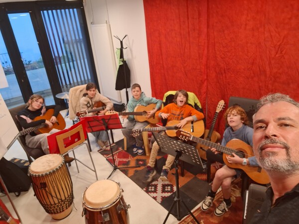 Michaël Mhamdi Muzik Ateliers - Cours de guitare