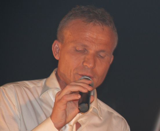 Chanteur de variété française - Accordéoniste Pianiste - Région ALSACE - www.plaisirmusique.com - 