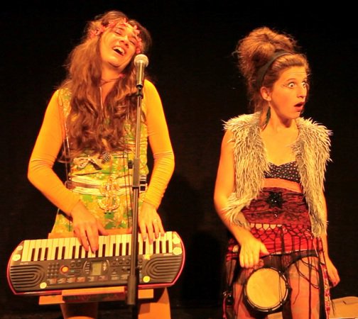 Cie Adixit - burlesque et musical - Girls go to Hollywoodstock
