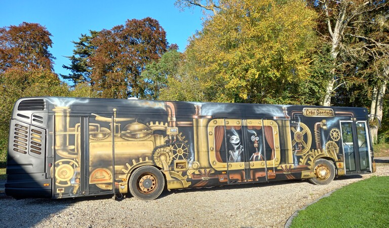 Créa Spectacles - Le Créa'Bus, notre salle de spectacles itinérante
