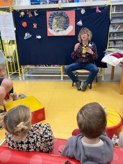 Des biberons et des livres