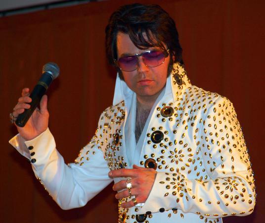 jessy-morgan-sosie-elvis-presley_153168.jpg