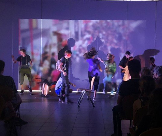 La Cabine / Label Artistique - Cours hebdomadaires / Adolescents
