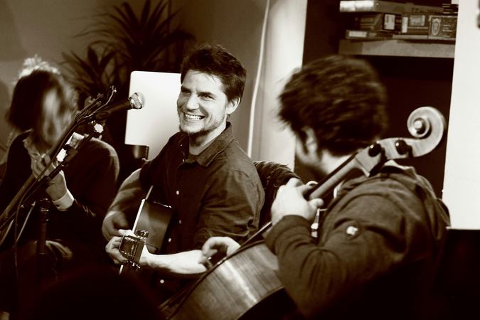 Laurent Villez Trio.VlllZ - Basse, Violoncelle , Guitare/Voix.